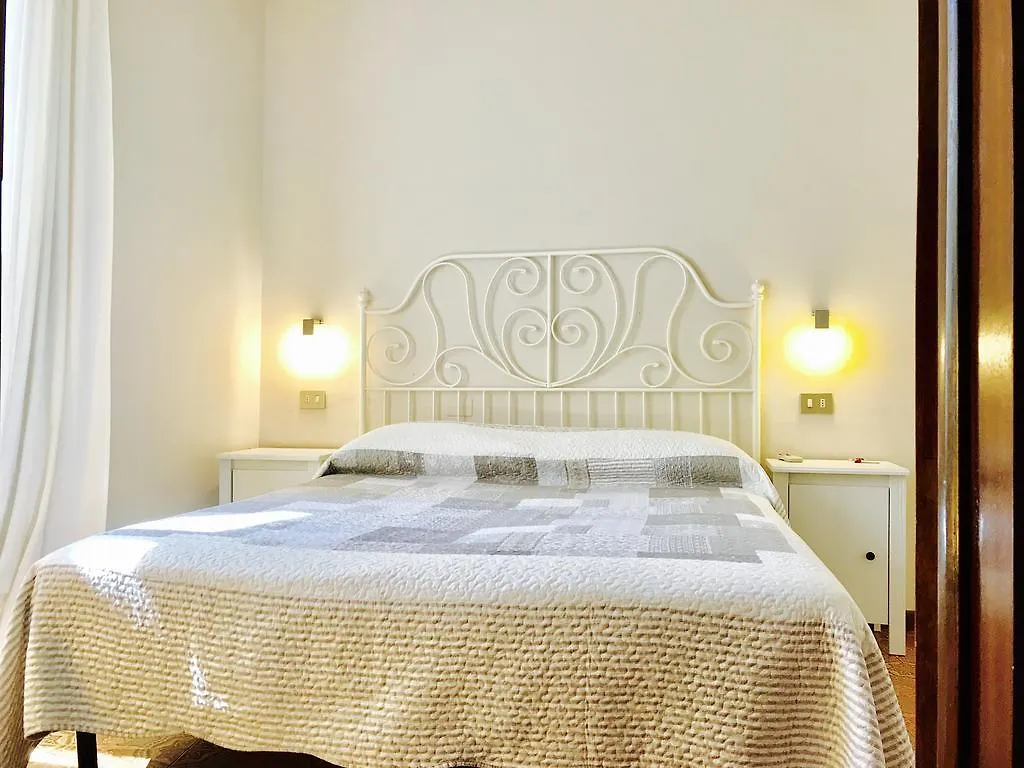 Lady B Apartments Desenzano del Garda